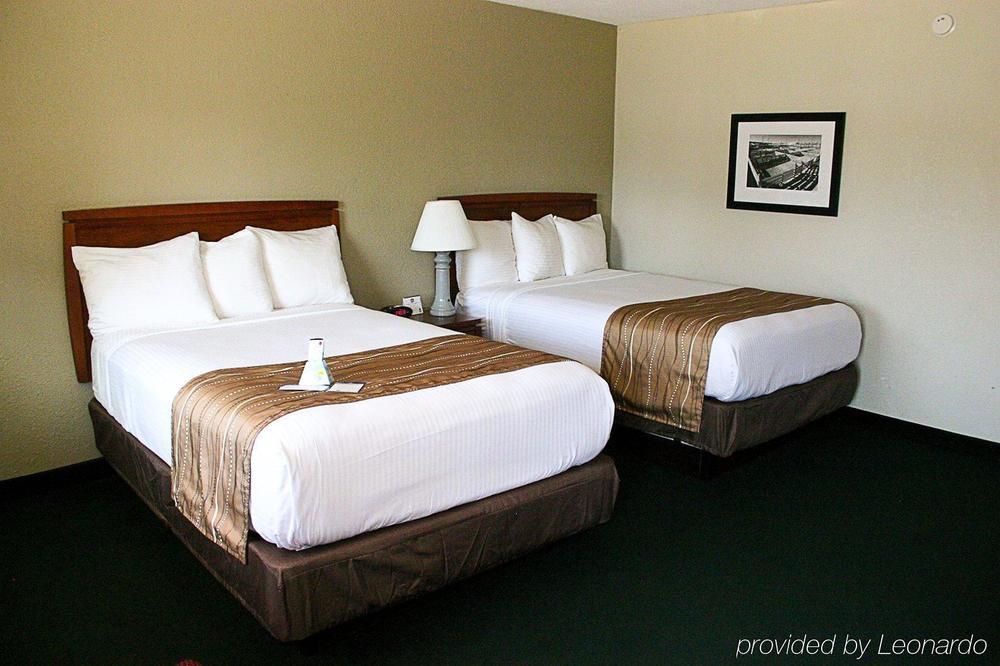 Best Western Hospitality House Эмпория Номер фото
