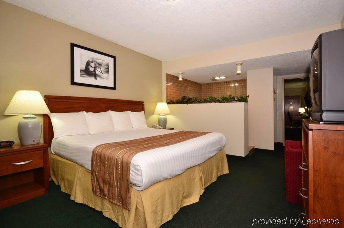 Best Western Hospitality House Эмпория Номер фото