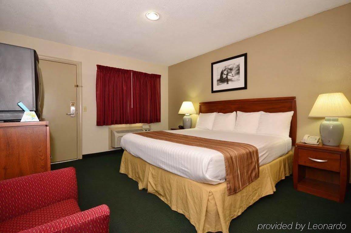Best Western Hospitality House Эмпория Номер фото
